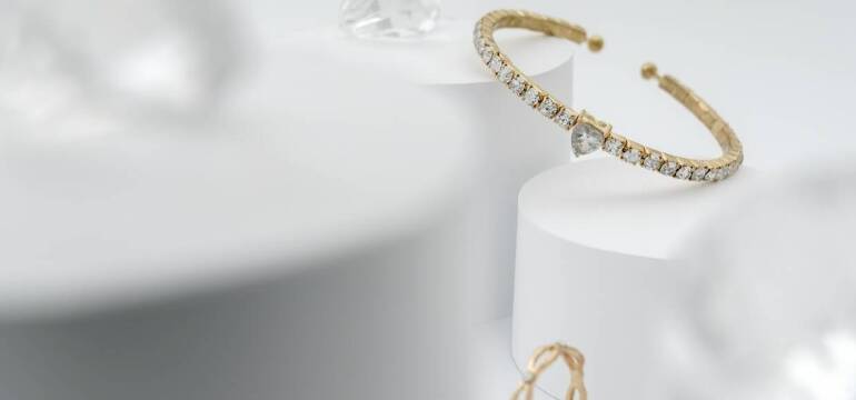 Autorska biżuteria - unikalne projekty w Pracowni Złotniczej