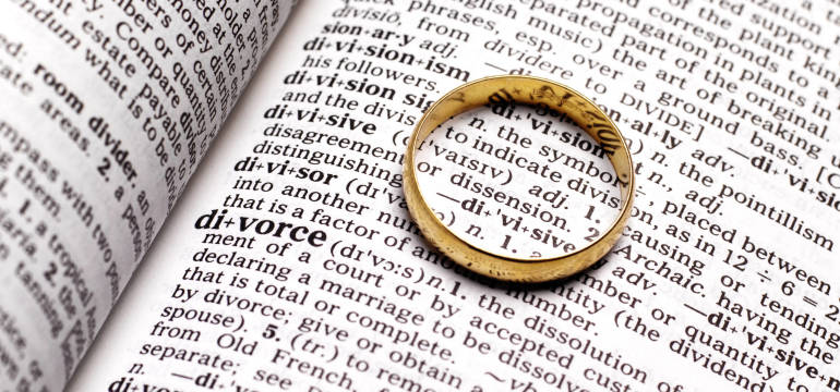 Развод – почему стоит воспользоваться услугами адвоката?