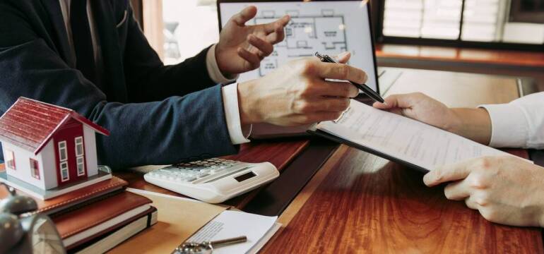 Wybór polisy ubezpieczeniowej z Agnieszką Zbyrowską