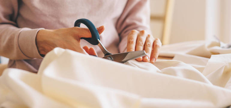 Sukienka na miarę i nowe firanki, czyli po co mi dobra krawcowa