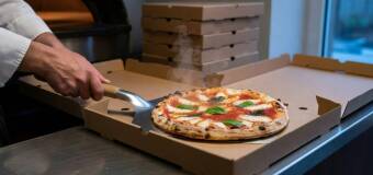 Dlaczego pizza z prostym składem lepiej smakuje po dowozie na Piątkowo i Winogrady