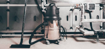Odkurzacze przemysłowe – gdzie się je wykorzystuje i jak działają?