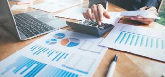 Jakie są zalety inwestycji w usługi rachunkowe i kadrowo-płacowe?
