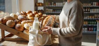 Jak mieszkańcy Borówca uzupełniają świeże produkty w niedzielę, gdy domowe zapasy się kończą