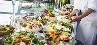 Kiedy możemy skorzystać z usług cateringowych oferowanych przez firmę Sznycelek?