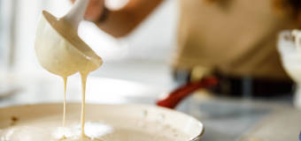 Jak się robi naleśniki? Przepis na idealne ciasto