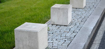 Poznaj różne odmiany kostek granitowych z producentem M&A GRANIT