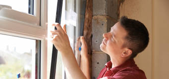 Okna drewniane czy plastikowe – jakie wybrać?