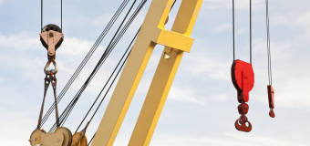 Na co zwrócić uwagę przy wynajmie żurawia? Postaw na usługi dźwigowe oferowane przez Edmunda Lesia