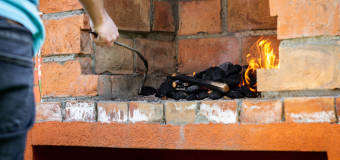 Zalety i wykonanie grilla murowanego w ogrodzie z firmą Sobbet