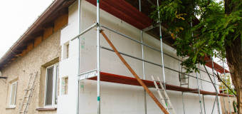 Ocieplenie budynku – kiedy najlepiej zlecić tę usługę?