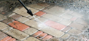 Czyszczenie kostki brukowej myjką ciśnieniową