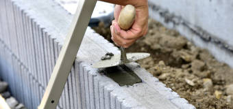 Zakład Betoniarski P. Pietrzyk – Trwałe ogrodzenia murowane z prefabrykatów żelbetowych