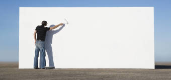 Jakich błędów unikać podczas malowania ścian?