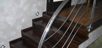 Schody drewniane do domu – zaaranżuj wnętrze z firmą Olwi