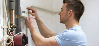 Specjalista z Lelan – Instalacja i Serwis Ogrzewania Gazowego wyjaśnia, dlaczego warto wymienić kocioł węglowy na ogrzewanie gazowe