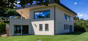 Jakie usługi w ramach wykończenia elewacji w domu świadczy Jar-Bud?