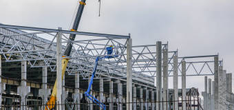Budowa hali stalowej ze Szpec-Bud – jak oszacować realny koszt inwestycji?