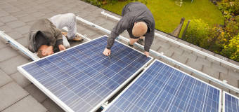 Jak przebiega montaż paneli fotowoltaicznych na dachu?