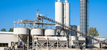 Beton towarowy na budowie. Jak działa węzeł betoniarski?