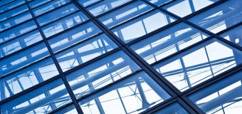 Szukasz wytrzymałych okien i drzwi? Sprawdź ofertę firmy Alu-Kon!