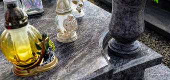 Różne kolory granitu na nagrobki w ofercie zakładu kamieniarskiego Scal Pro