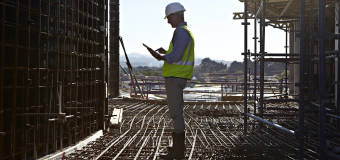 Kim jest kierownik budowy Piotr Myszka Usługi Projektowo-Budowlane i jakie są jego obowiązki?