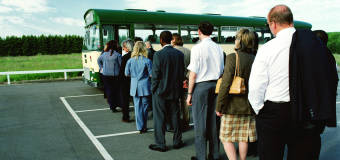 Autokar na wesele – dlaczego powinnaś o tym pomyśleć?