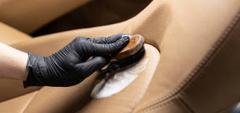 Samodzielne czyszczenie tapicerki samochodowej z chemią Normfest Polska