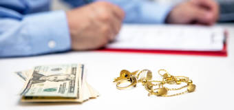 Jaką biżuterię możesz zastawić w lombardzie Diamond District?