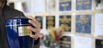 Nagrobki urnowe z zakładu kamieniarskiego Gremar