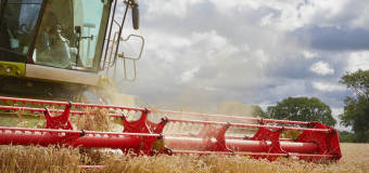 Znaczenie maszyn rolniczych w codziennej pracy na roli. Sprawdź ofertę firmy Pomtor II PHU Zdzisław Piwowarski