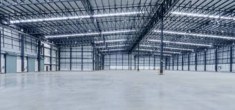 Czym powinna charakteryzować się posadzka przemysłowa?