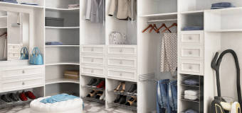 Jak stworzyć garderobę walk-in closet? Radzi stolarz Marcin Barszcz