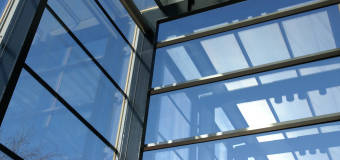 Specjalista z firmy Aluminium radzi: czy warto zainwestować w okna aluminiowe?