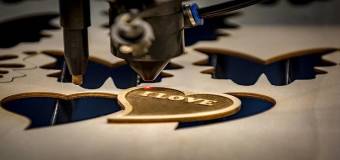 Fachowe grawerowanie prezentów dla Twoich najbliższych przez firmę Sokrates