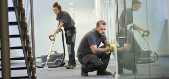 Idealnie czyste biuro dzięki współpracy z firmą Miotełka