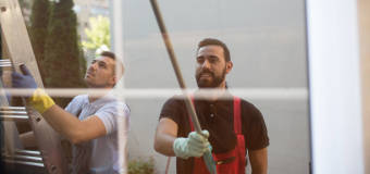 Mycie elewacji budynków w ofercie firmy Janax z Kielc