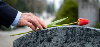 Solidne nagrobki granitowe od firmy Gabro Katarzyny Rachuty