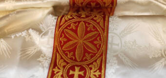 Renowacja powierzchni haftowanych oferowana przez Pracownię Haftu Artystycznego 