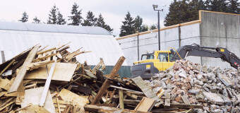 Kupiłeś działkę ze starym budynkiem? Sprawdź, co możesz teraz zrobić i jak ci w tym pomoże firma Andrzeja Szulty