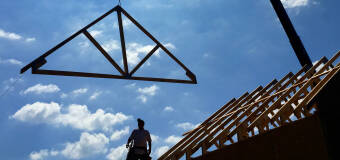 Czym jest więźba dachowa? Poznaj ofertę firmy Usługi Stolarskie Drewno Zbigniewa Szkoda!