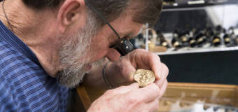 Wycena złota w ofercie firmy Jubiler Pracownia Złotnicza Jerzy Stachowiak – od czego zależy cena kruszcu?
