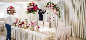 Dekorowanie sali weselnej w ofercie Kwiaciarni Ewa z Oławy