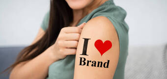 Chcesz zareklamować swoją firmę w oryginalny sposób? Wypróbuj tatuaże zmywalne z firmy Copio!