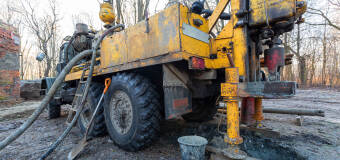 Jak założyć studnię głębinową z firmą Hołuj i Synowie?