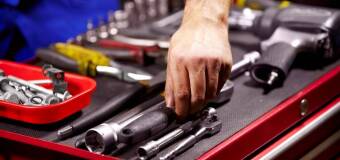 Jakie narzędzia warsztatowe powinien posiadać każdy miłośnik motoryzacji?
