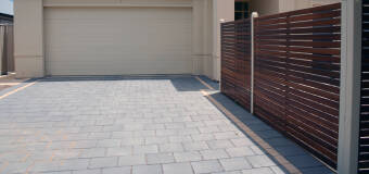  Materiały Budowlane Urbaniak: Co sprawia, że kostka brukowa jest tak chętnie wybierana przez właścicieli prywatnych posesji?