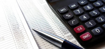 Zadanie księgowego z biura Atut w ramach prowadzenia rachunkowości twojej firmy