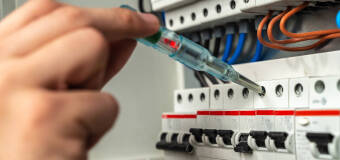 Kompleksowe modernizacje i wymiany instalacji elektrycznych z firmą Tomasza Blicharza